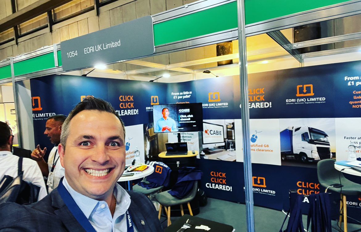Trade Show Ideas: How a Magician Can Skyrocket Visitor Engagement